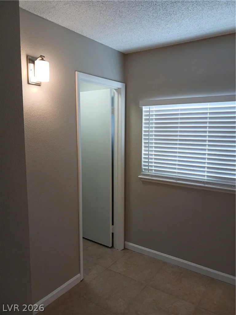 3653 Lone Oak, Las Vegas, NV 89115