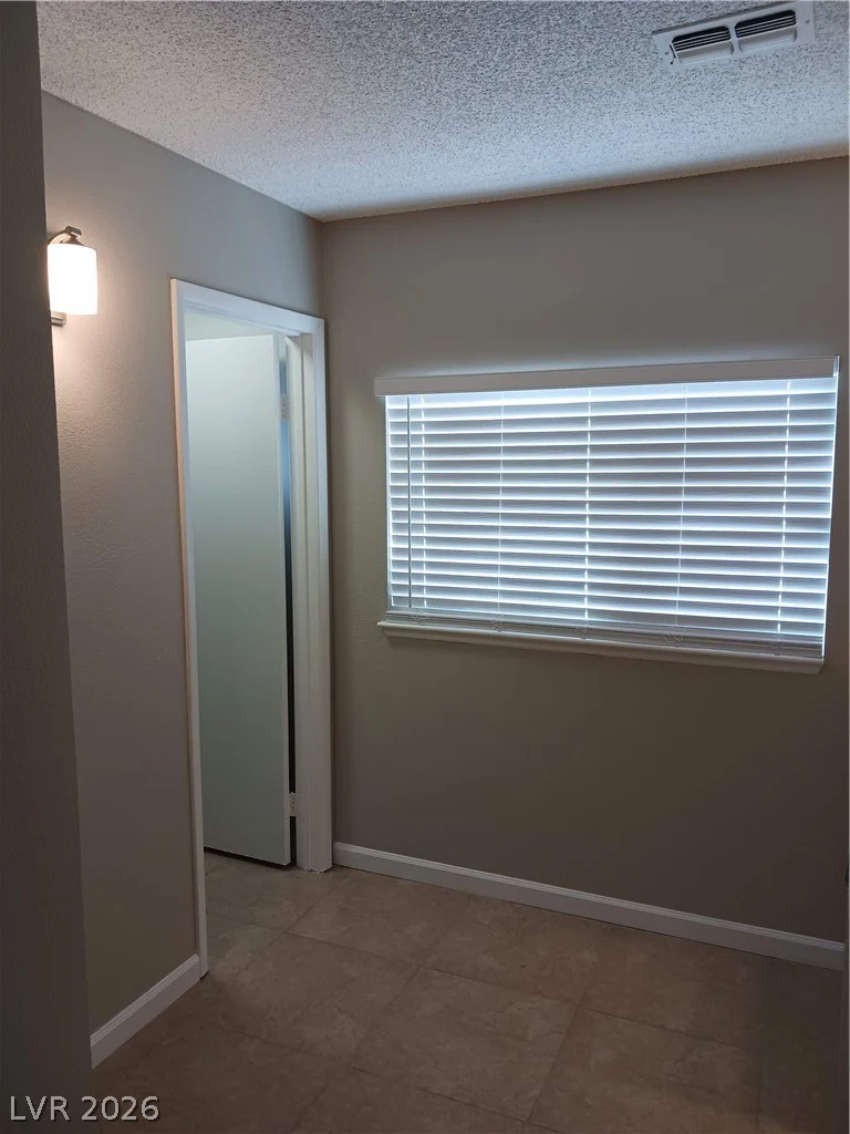 3653 Lone Oak, Las Vegas, NV 89115