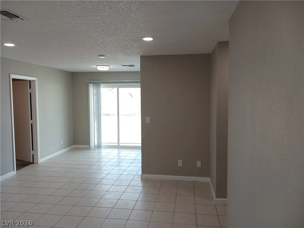 3653 Lone Oak, Las Vegas, NV 89115