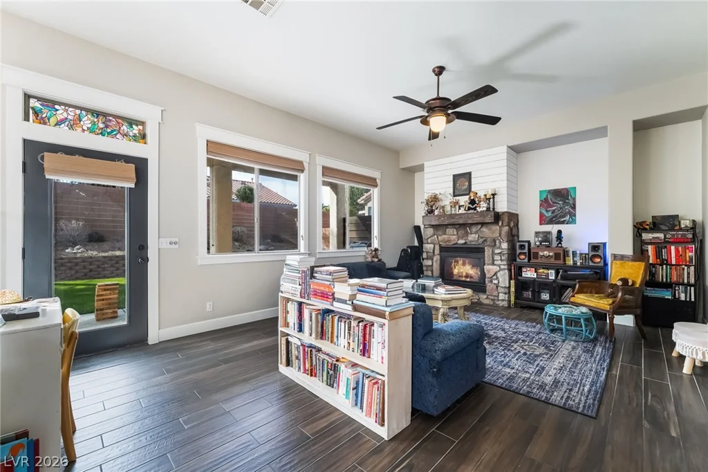 8943 Shale Valley, Las Vegas, NV 89123