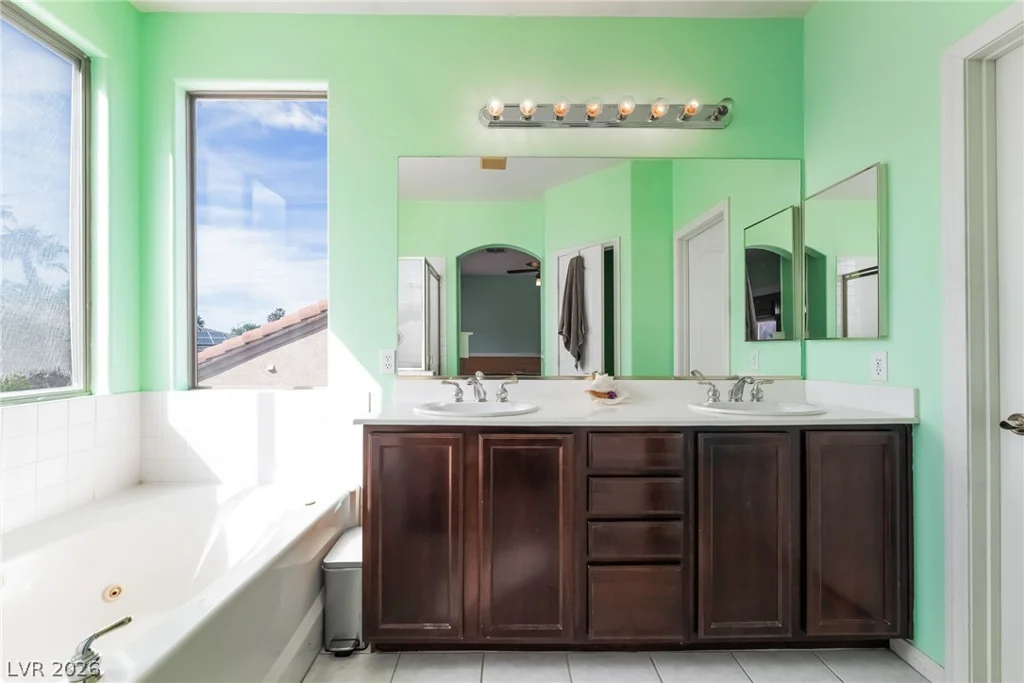 8943 Shale Valley, Las Vegas, NV 89123