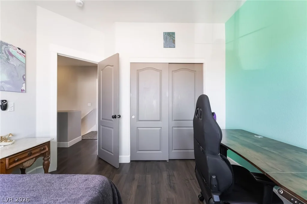 8943 Shale Valley, Las Vegas, NV 89123
