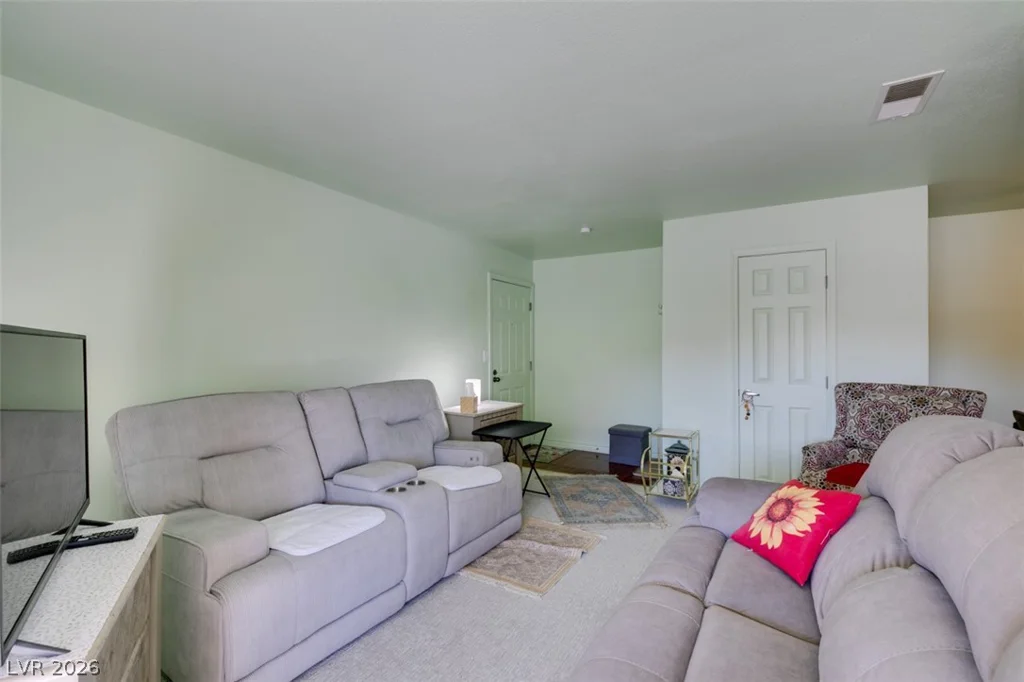 5060 Indian River, Las Vegas, NV 89103