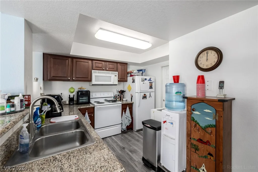 6800 Lake Mead, Las Vegas, NV 89156