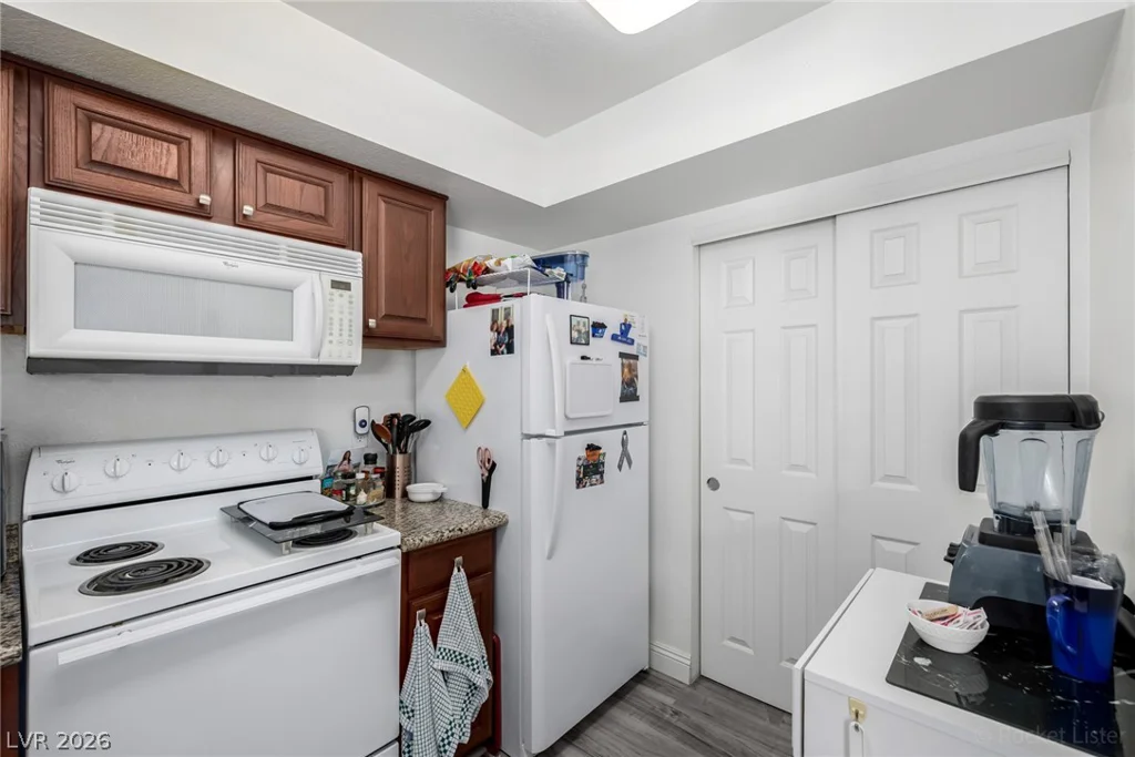 6800 Lake Mead, Las Vegas, NV 89156