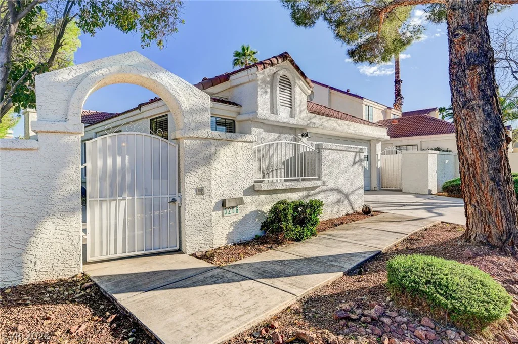 5256 Crooked Valley, Las Vegas, NV 89149