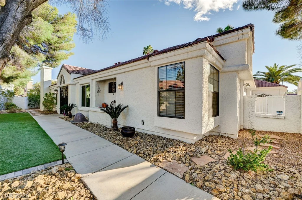 5256 Crooked Valley, Las Vegas, NV 89149