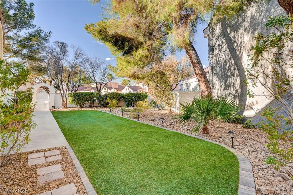 5256 Crooked Valley, Las Vegas, NV 89149