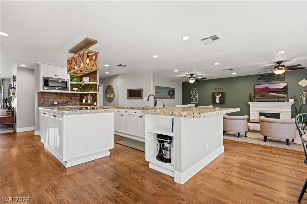 4240 Mills, Logandale, NV 89021