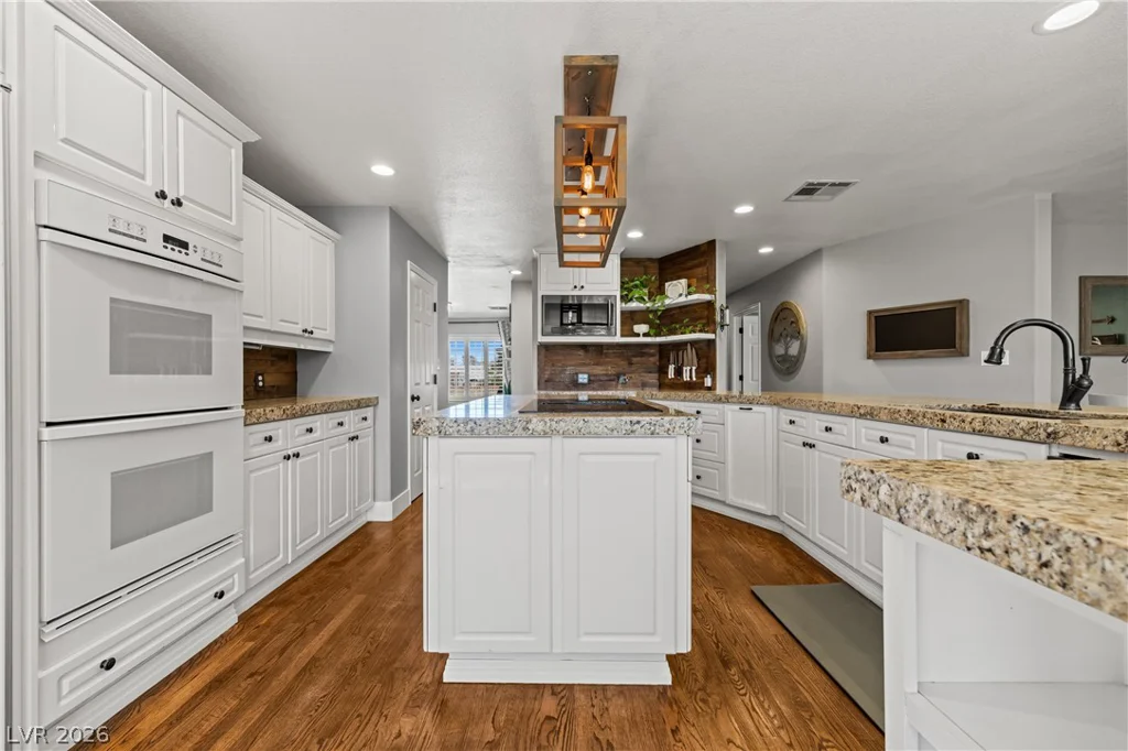 4240 Mills, Logandale, NV 89021