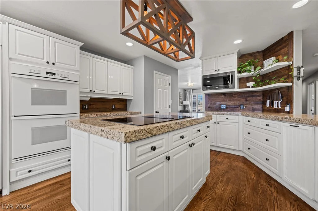 4240 Mills, Logandale, NV 89021