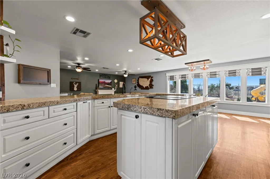 4240 Mills, Logandale, NV 89021