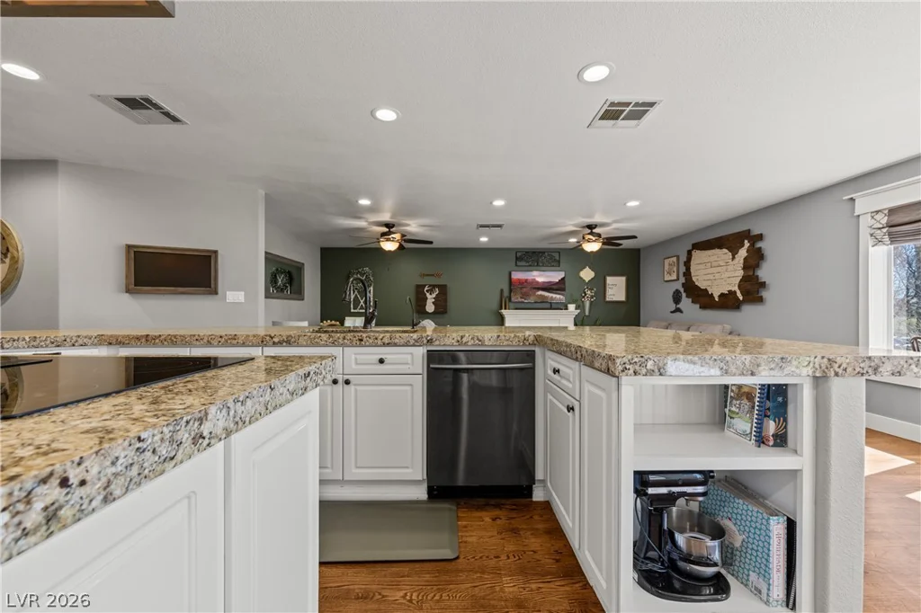 4240 Mills, Logandale, NV 89021
