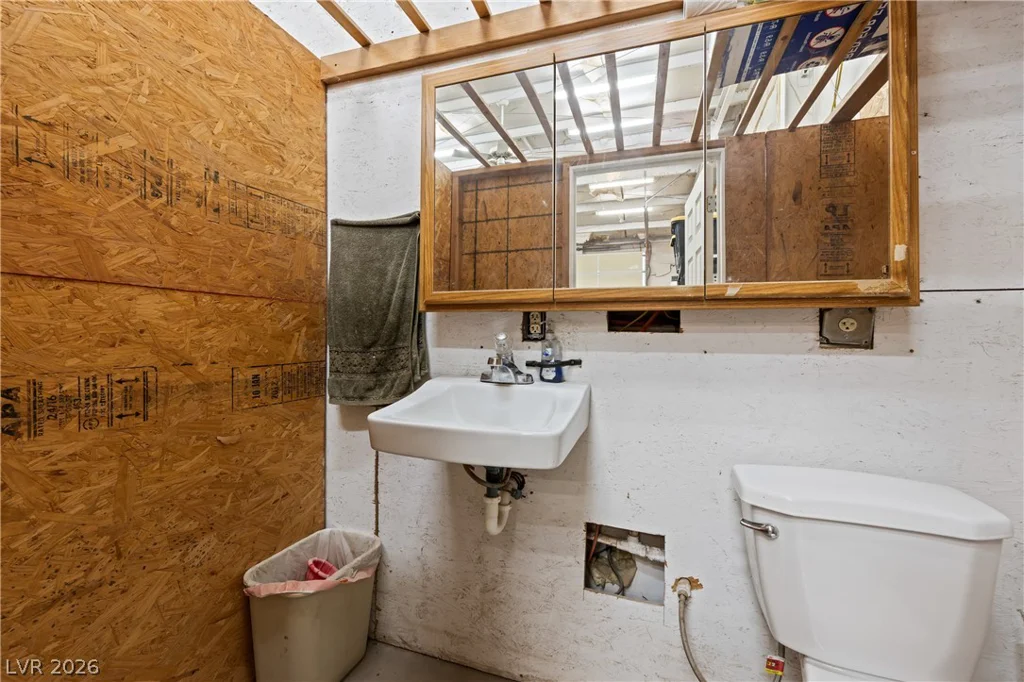 4240 Mills, Logandale, NV 89021