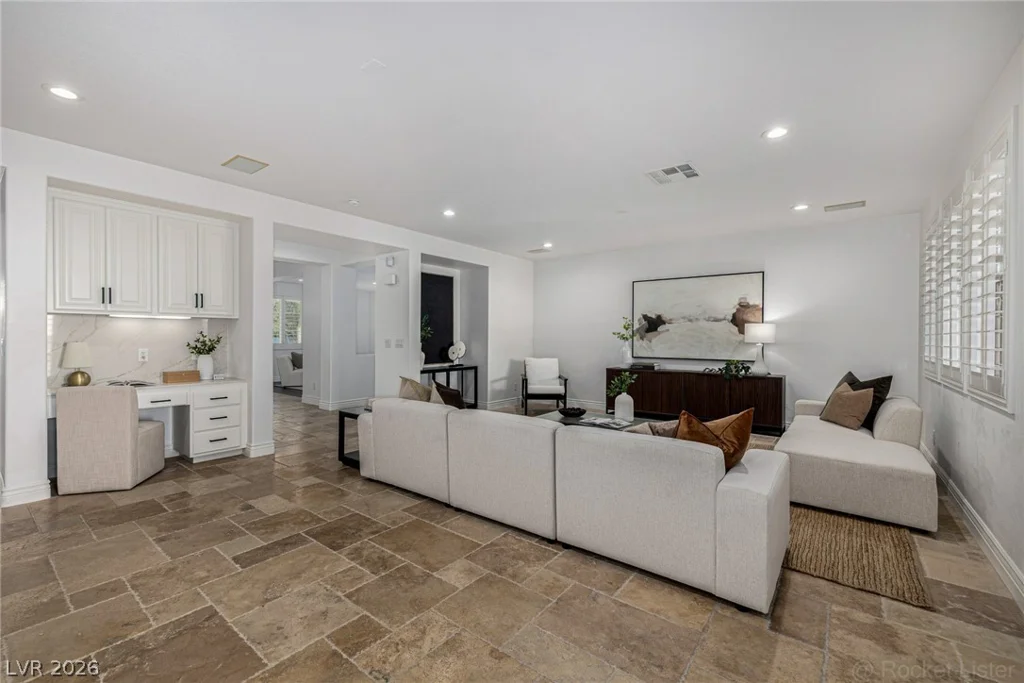 7840 Thunder Echo, Las Vegas, NV 89131