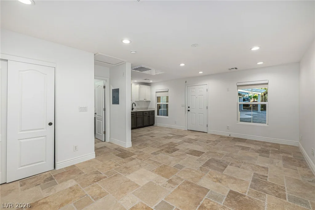 7840 Thunder Echo, Las Vegas, NV 89131