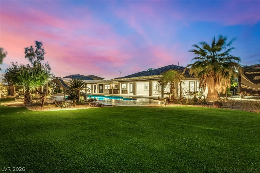 7840 Thunder Echo, Las Vegas, NV 89131