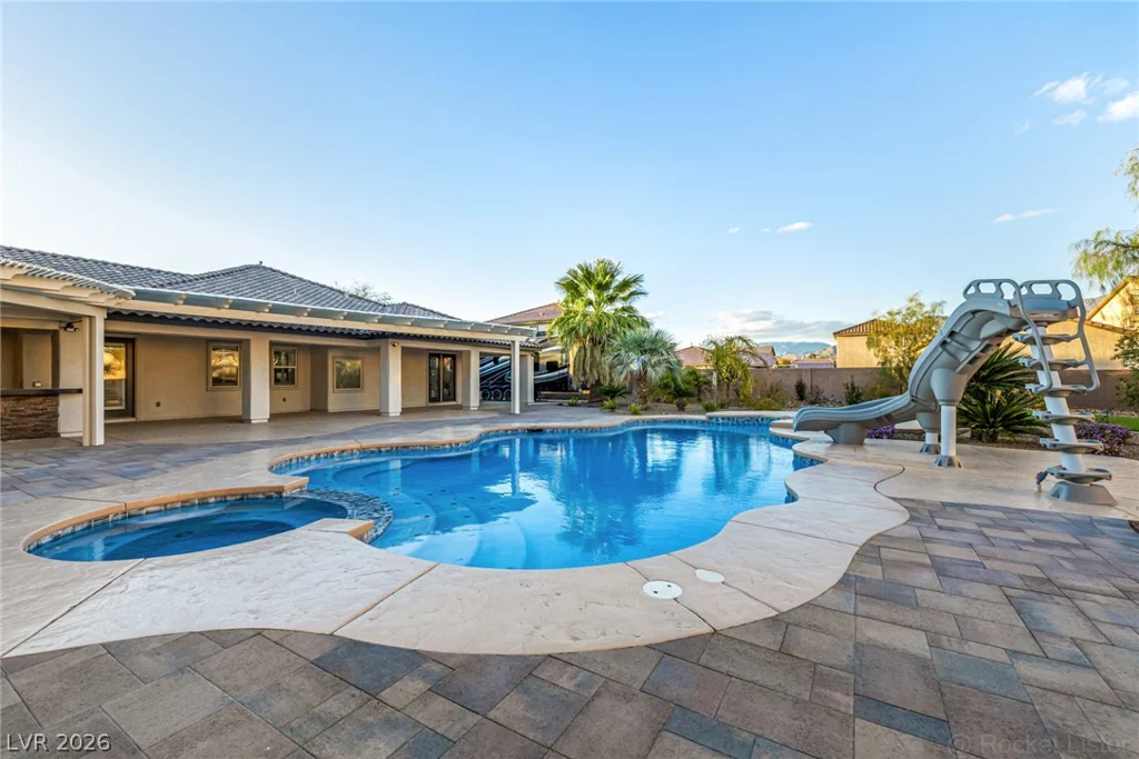 7840 Thunder Echo, Las Vegas, NV 89131