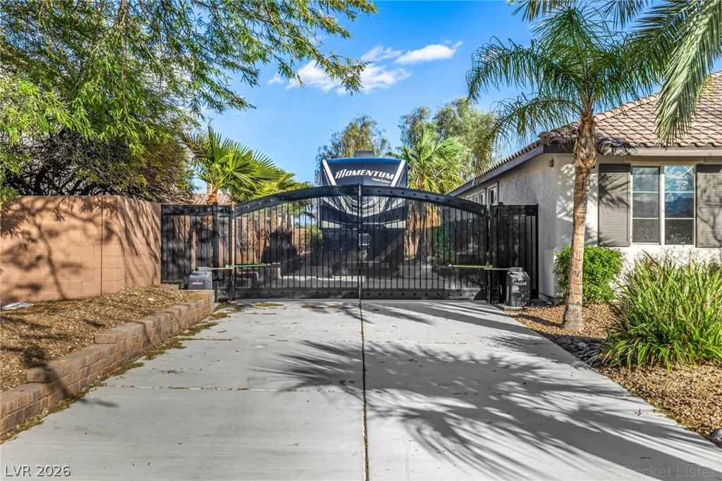 7840 Thunder Echo, Las Vegas, NV 89131