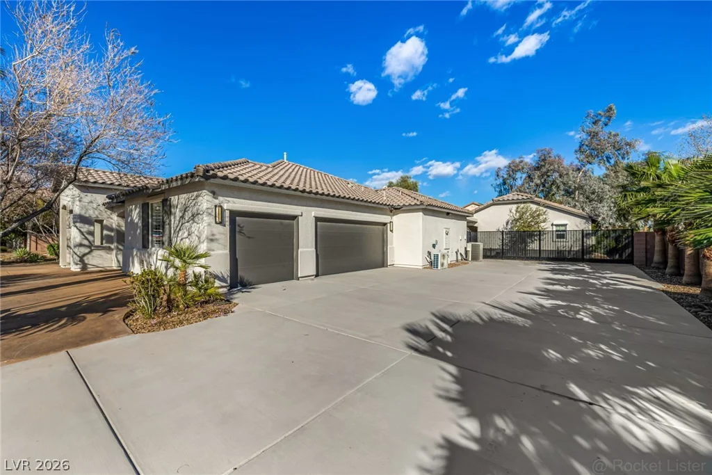 7840 Thunder Echo, Las Vegas, NV 89131