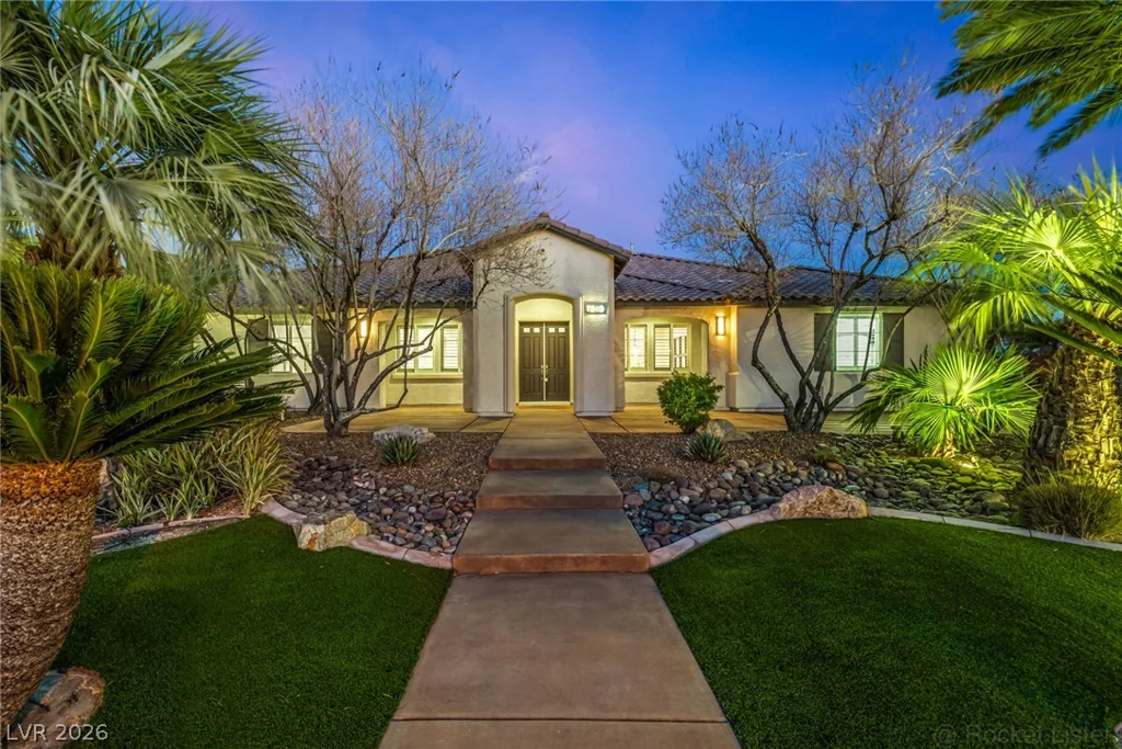 7840 Thunder Echo, Las Vegas, NV 89131