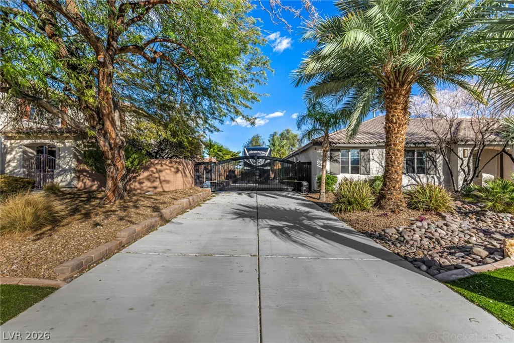 7840 Thunder Echo, Las Vegas, NV 89131