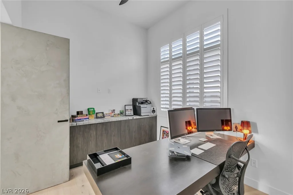 10824 Agate Cliffs, Las Vegas, NV 89135