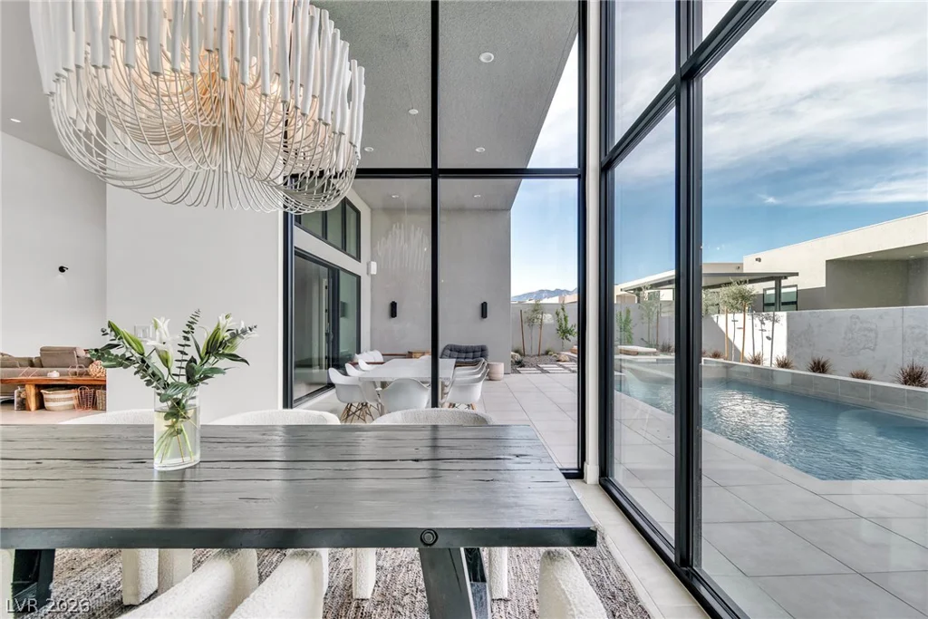 10824 Agate Cliffs, Las Vegas, NV 89135