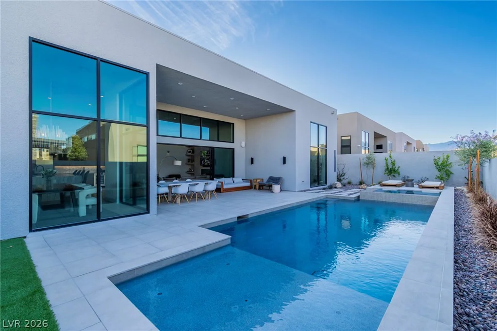 10824 Agate Cliffs, Las Vegas, NV 89135