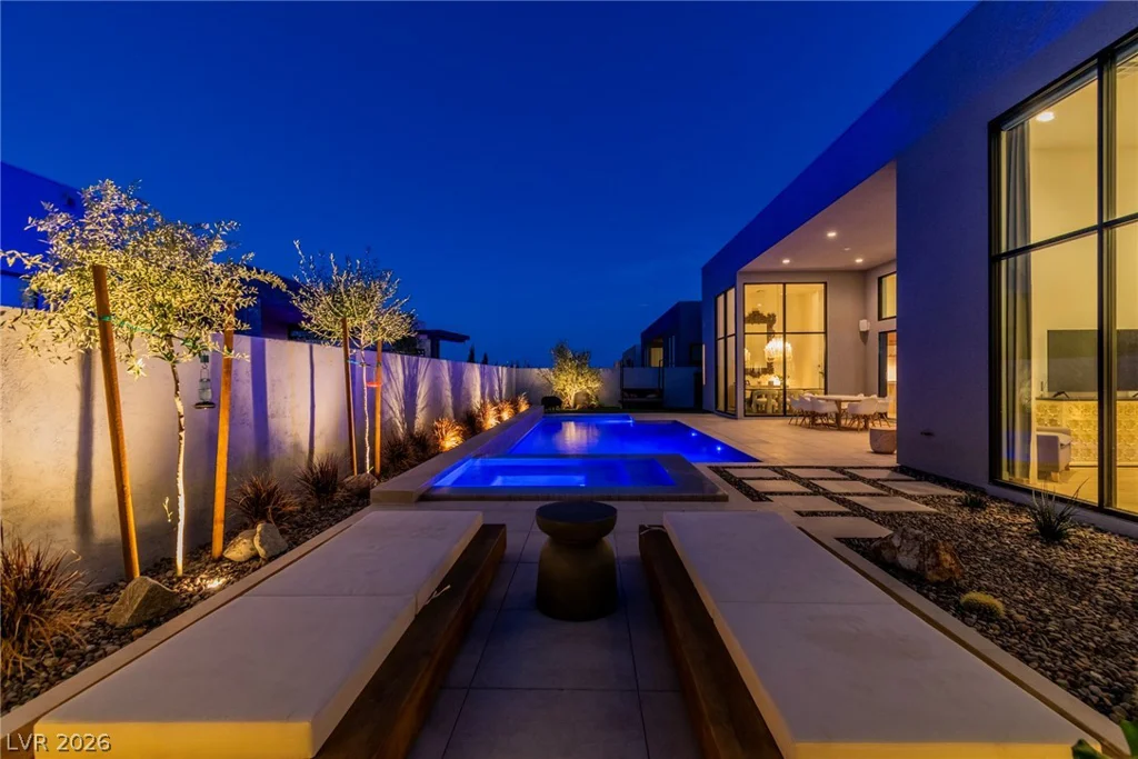 10824 Agate Cliffs, Las Vegas, NV 89135