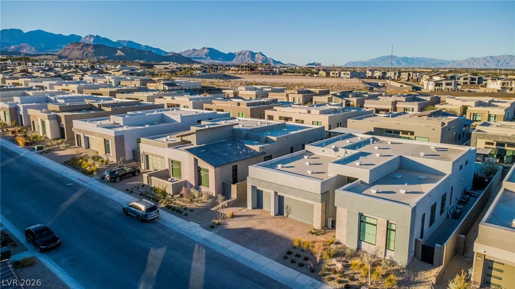 10824 Agate Cliffs, Las Vegas, NV 89135