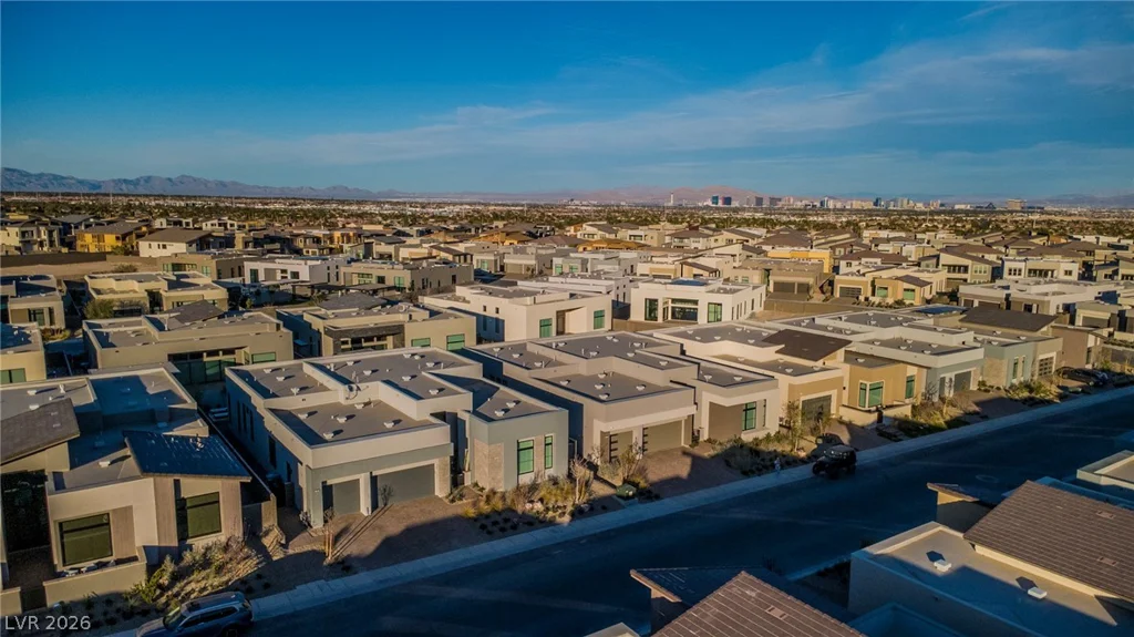 10824 Agate Cliffs, Las Vegas, NV 89135