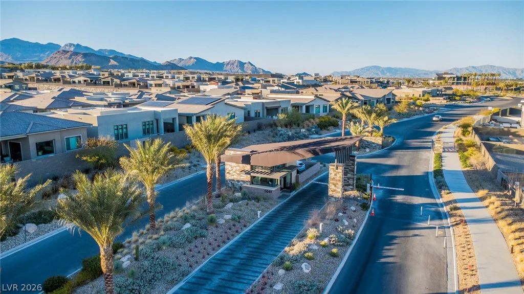 10824 Agate Cliffs, Las Vegas, NV 89135
