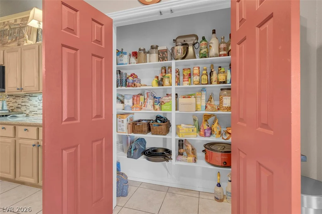 6258 Golden Rain, North Las Vegas, NV 89031