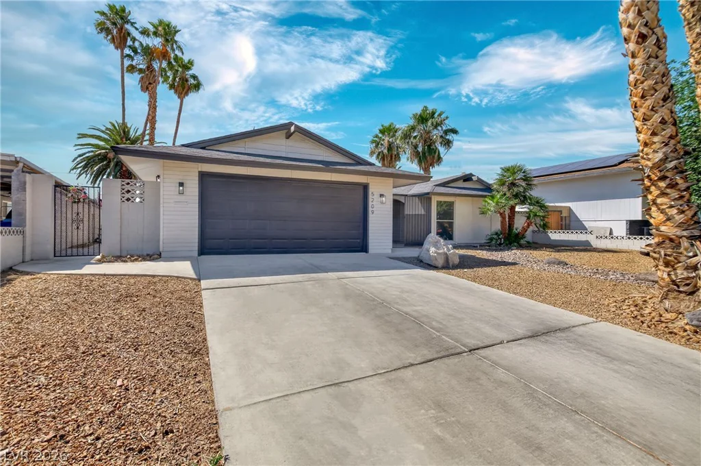 5209 Champions, Las Vegas, NV 89142