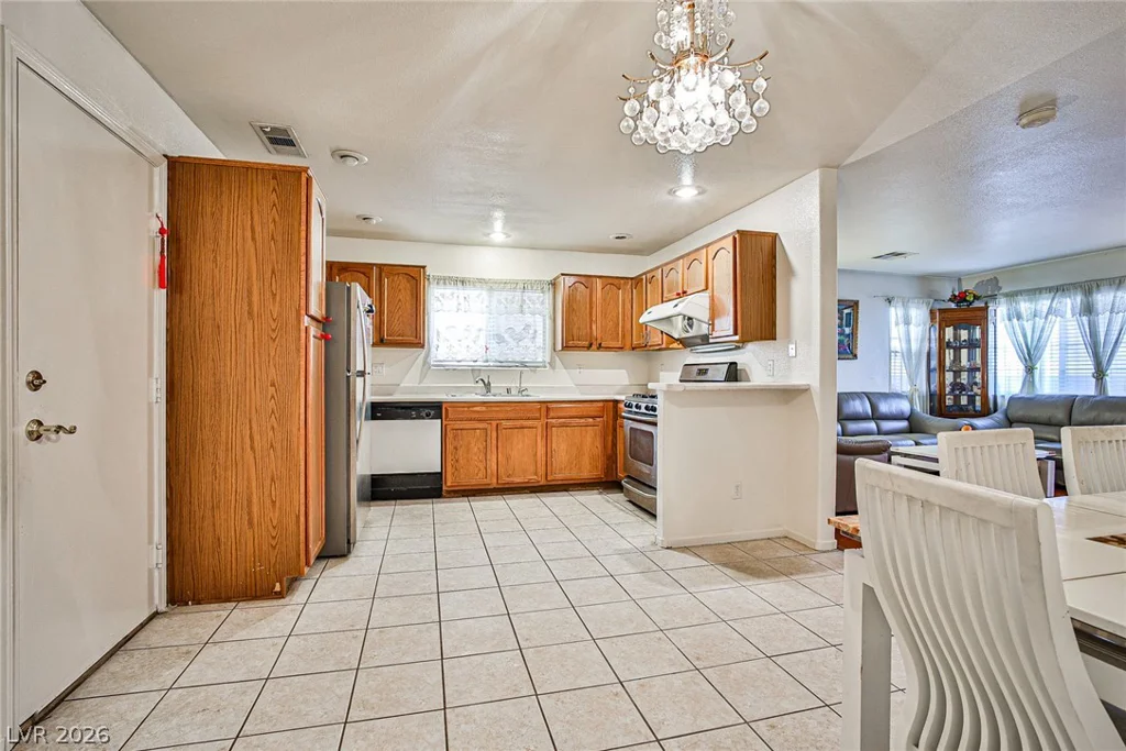 6086 Sunken River, Las Vegas, NV 89118