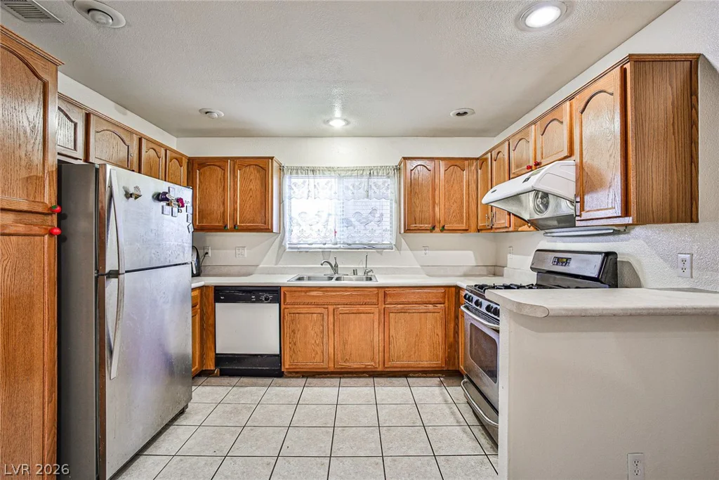 6086 Sunken River, Las Vegas, NV 89118