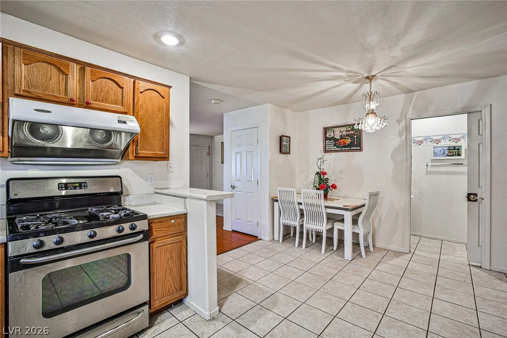 6086 Sunken River, Las Vegas, NV 89118