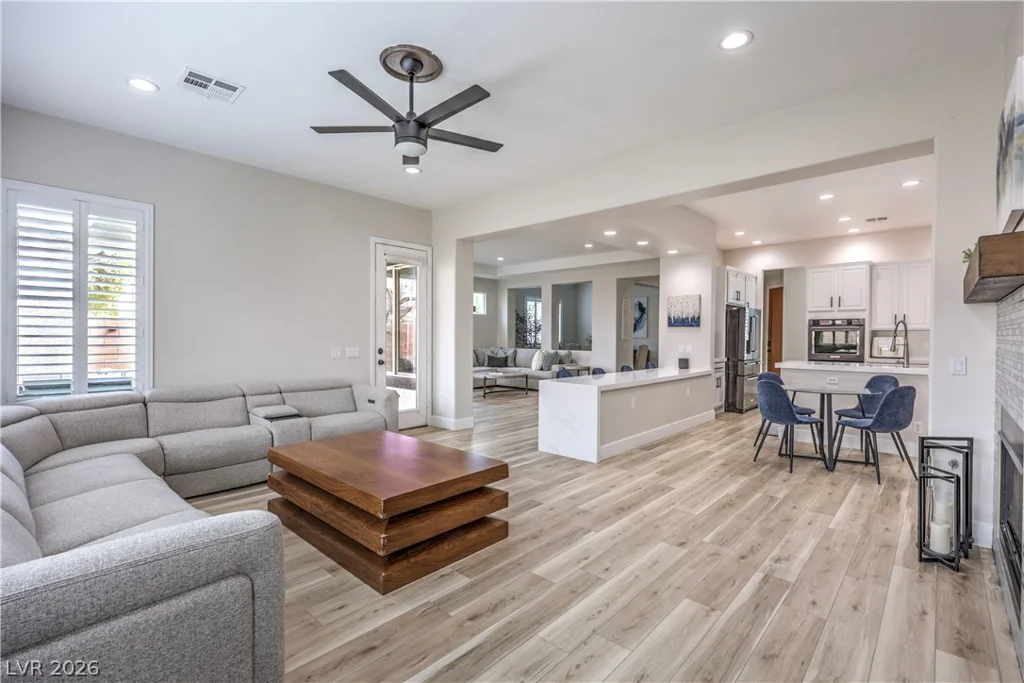 5012 Hacienda Grande, Las Vegas, NV 89141
