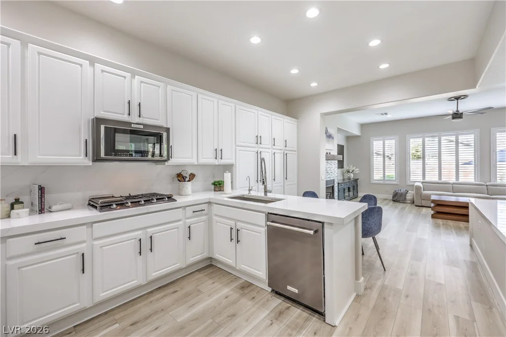 5012 Hacienda Grande, Las Vegas, NV 89141