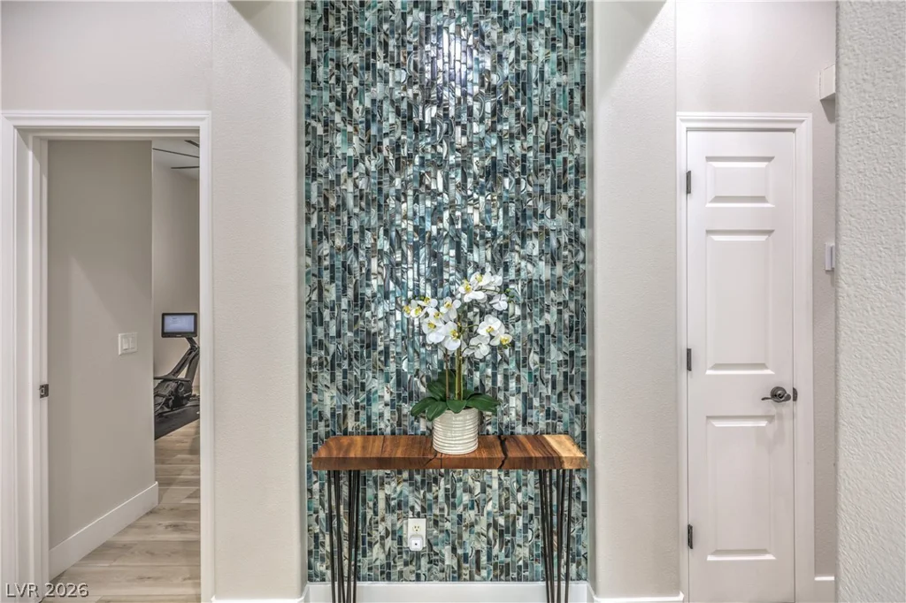 5012 Hacienda Grande, Las Vegas, NV 89141