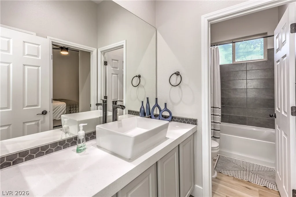 5012 Hacienda Grande, Las Vegas, NV 89141