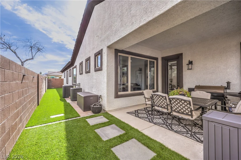 5012 Hacienda Grande, Las Vegas, NV 89141