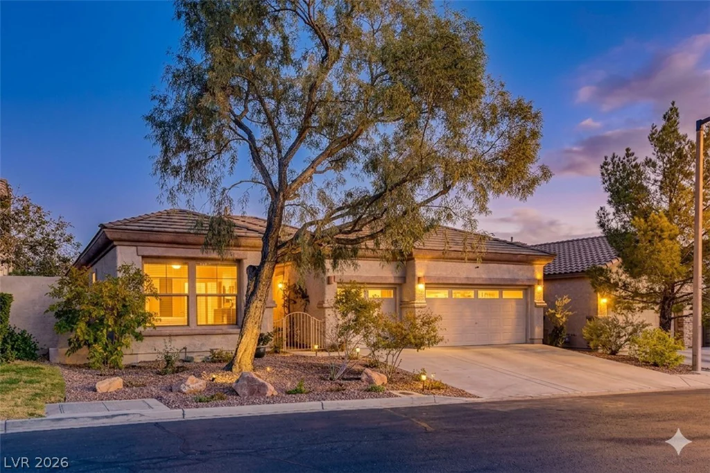 3290 Squire, Las Vegas, NV 89135