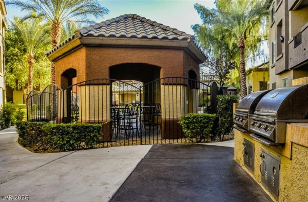 4400 Jones, Las Vegas, NV 89103