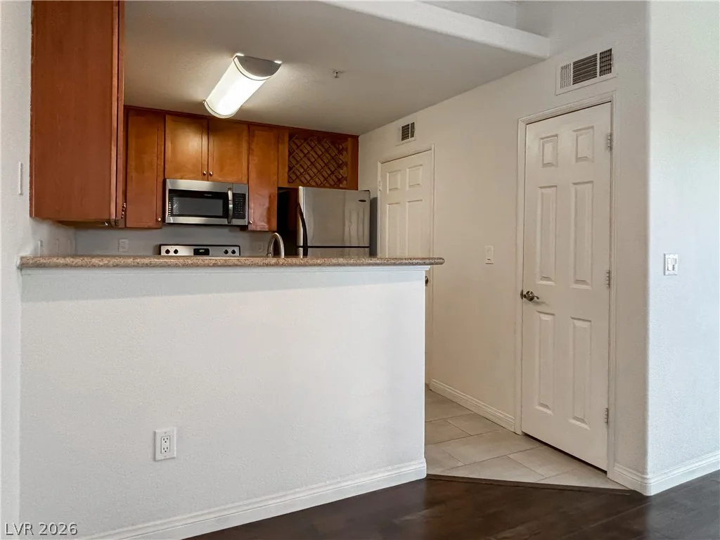 4400 Jones, Las Vegas, NV 89103