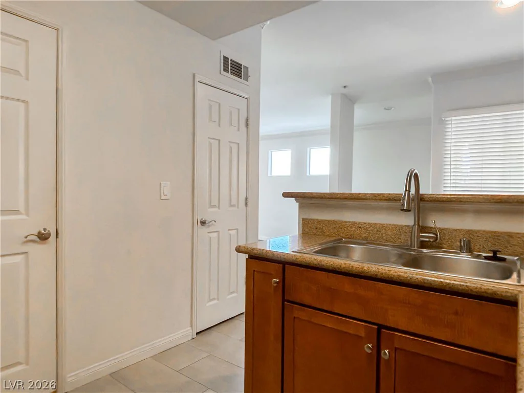 4400 Jones, Las Vegas, NV 89103