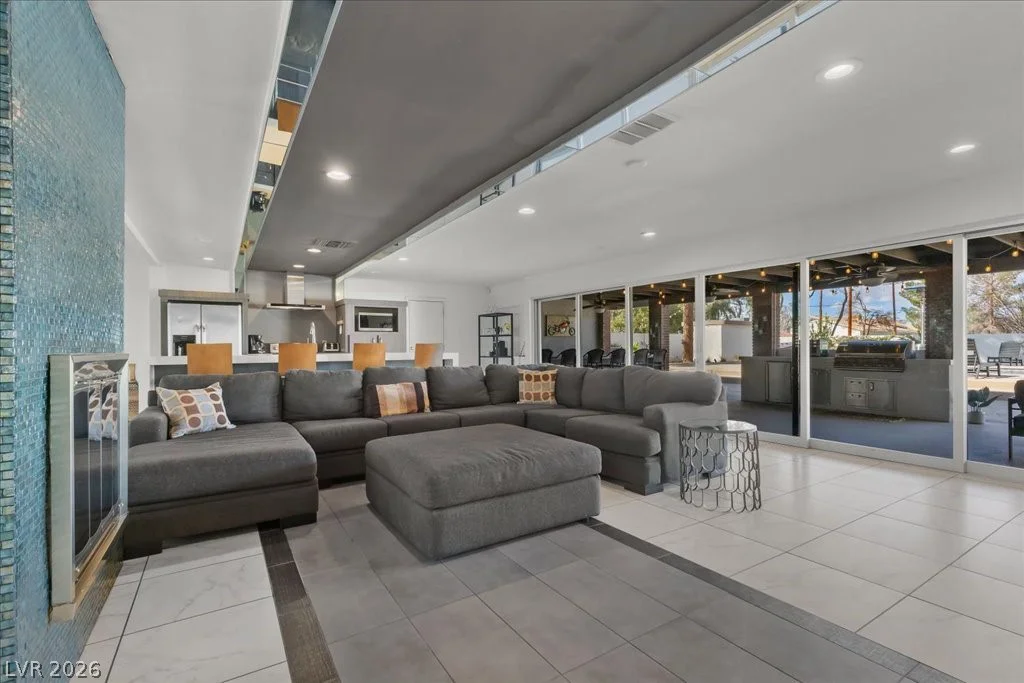 2880 Quail, Las Vegas, NV 89120