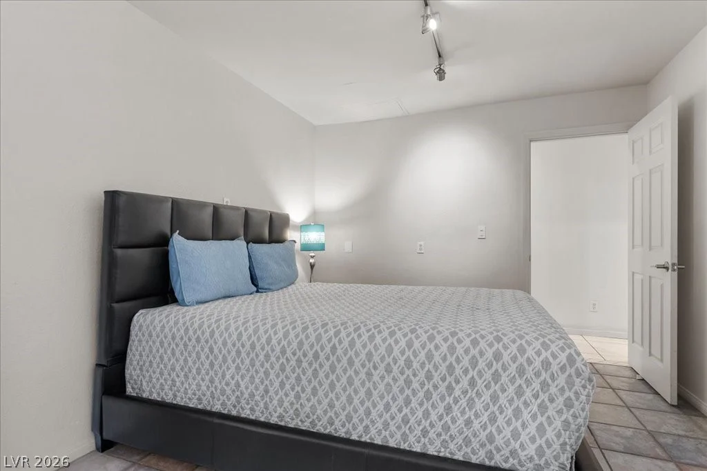 2880 Quail, Las Vegas, NV 89120