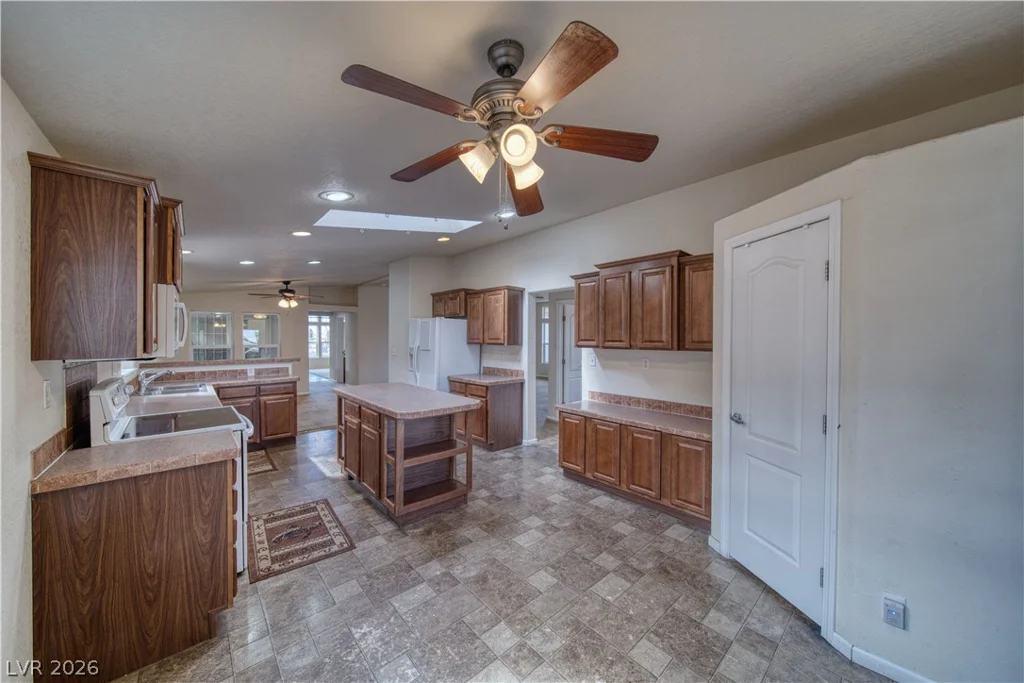 3411 Adobe, Pahrump, NV 89048